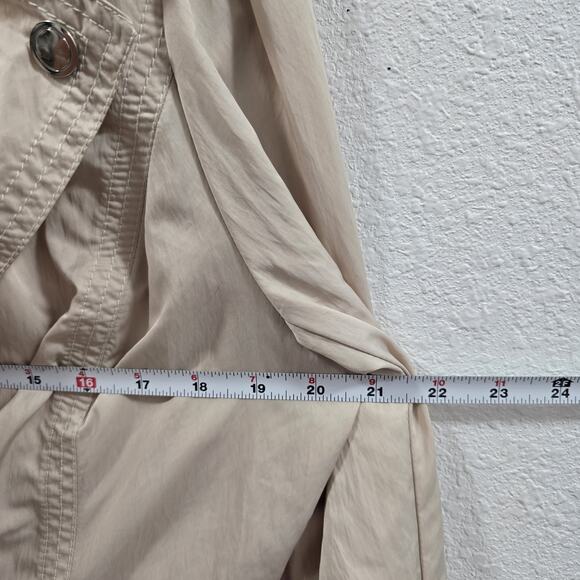 White House Black Market Beige Ruffle Zip Jacket Size 12 Lightweight Chic - Picture 9 of 13